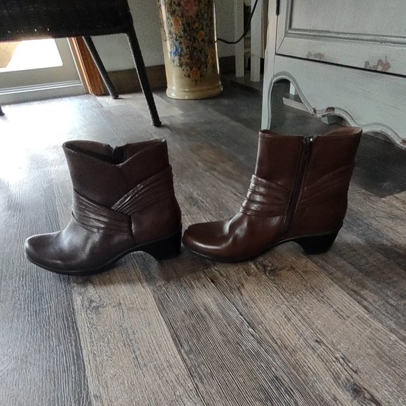 Clarks Bendables Wish Mood Brown Leather Ankle Boot Size 7.5 - Picture 6 of 16